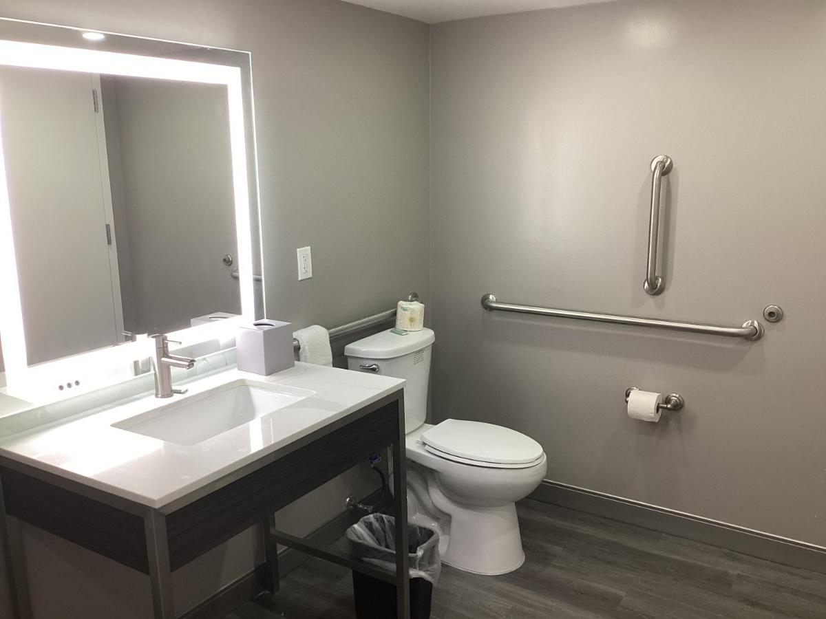 Super 8 By Wyndham Baltimore Northwest Extérieur photo