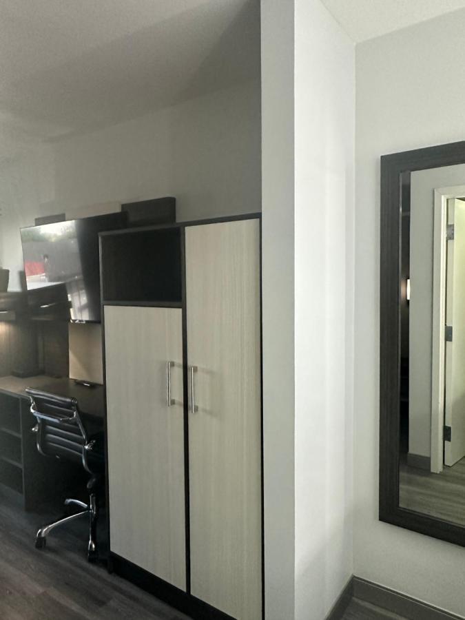Super 8 By Wyndham Baltimore Northwest Extérieur photo