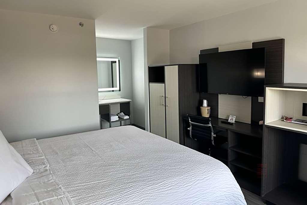 Super 8 By Wyndham Baltimore Northwest Chambre photo