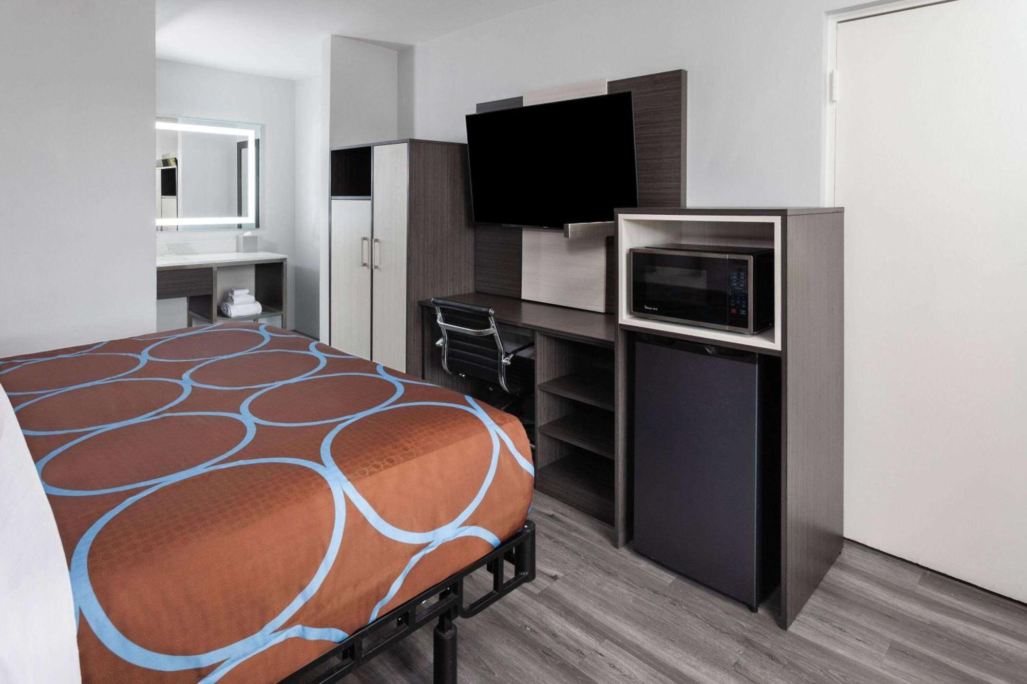 Super 8 By Wyndham Baltimore Northwest Extérieur photo