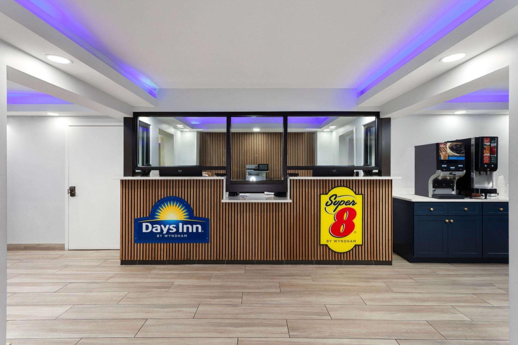 Super 8 By Wyndham Baltimore Northwest Extérieur photo