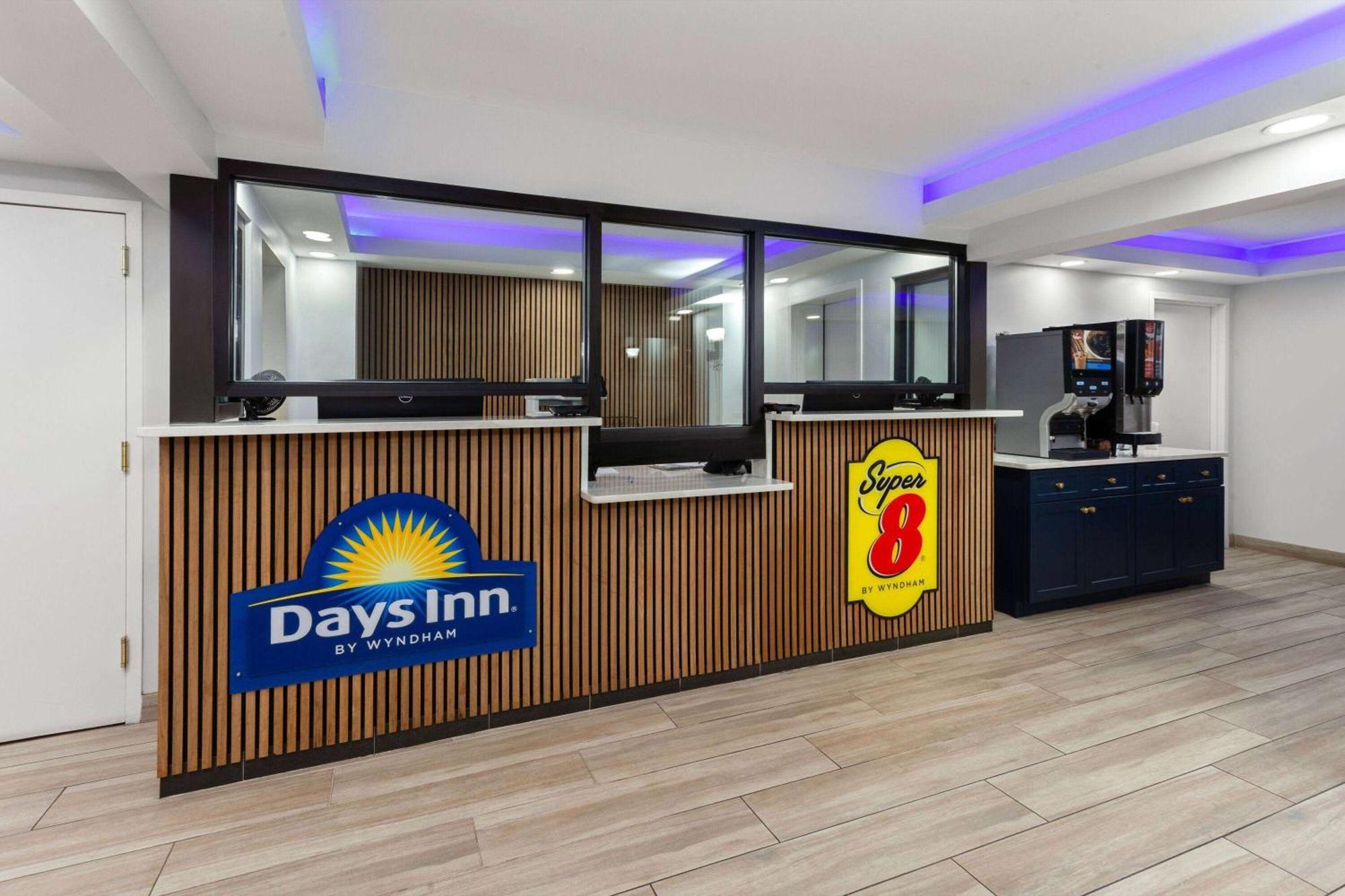Super 8 By Wyndham Baltimore Northwest Extérieur photo